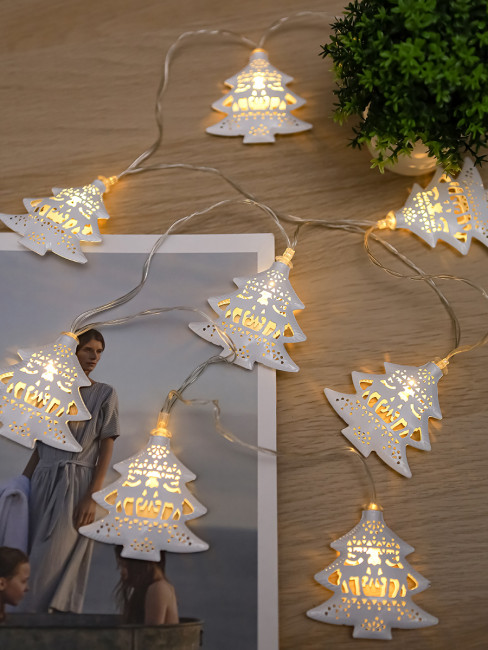 Гирлянда с насадками Ёлочки 1,6 м 10 фигур работает от батареек 2*АА MILAND/ГН-0030 Гирлянда с насадками Ёлочки 1,6 м 10 фигур работает от батареек 2*АА MILAND/ГН-0030