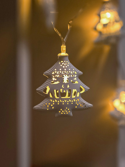 Гирлянда с насадками Ёлочки 1,6 м 10 фигур работает от батареек 2*АА MILAND/ГН-0030 Гирлянда с насадками Ёлочки 1,6 м 10 фигур работает от батареек 2*АА MILAND/ГН-0030