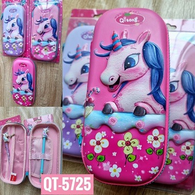 Пенал-футляр: "ЕДИНОРОГ"; материал-ЭВА (мягкий пластик), цвета-ассорти,  с объёмным выпуклым рисунком, внутри отделение из сетки, вкладыш с отделениями для ручек и карманом; размер 22,5*10 см, в плстиковой упаковке на подложке.