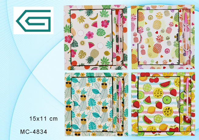 Блокнот детский+ручка: "ФРУКТЫ"; в подарочной упаковке; яркая обложка 7-БЦ, цветной с золотом рисунок-фрукты /ассорти/, блок-линейка с иллюстрациями, +замочек, шариковая ручка; 48 листов; 15*11 см.