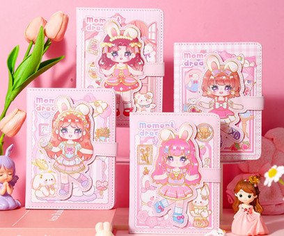 Записная книжка  А6 100л. DB-135 "Кукла" 12,5*17,5см, мягкая обложка, на магните, цвета в ассортименте, упаковка ПВХ (1/48/96)