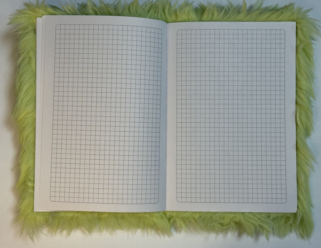 Блокнот детский А5 80л клетка"Пушистый монстрик", меховая обложка с апликацией, MAG-1643