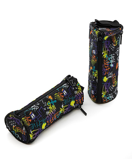 Пенал CK-81 "Граффити" треугольный, текстиль, с двумя карманами на молниии, черный, в ПВХ-пакете (1/12/240) Пенал CK-81 "Граффити" треугольный, текстиль, с двумя карманами на молниии, черный, в ПВХ-пакете (1/12/240)