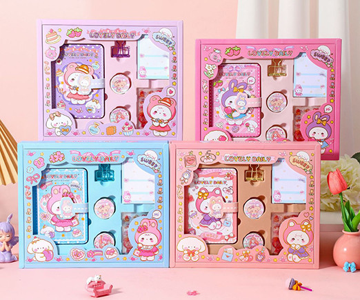 Набор подарочный DB-144 "Прекрасные дни" Записная книжка на магните+ декоративный скотч, блок для записей, наклейки, зажим, ассорти, в коробке 3007-2 (1/24/48) Набор подарочный DB-144 "Прекрасные дни" Записная книжка на магните+ декоративный скотч, блок для записей, наклейки, зажим, ассорти, в коробке 3007-2 (1/24/48)