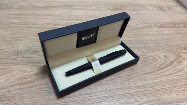 Ручка-роллер подарочная 0,5 мм синяя Wenzer Office “Black Touch”, матовый чёрный корпус