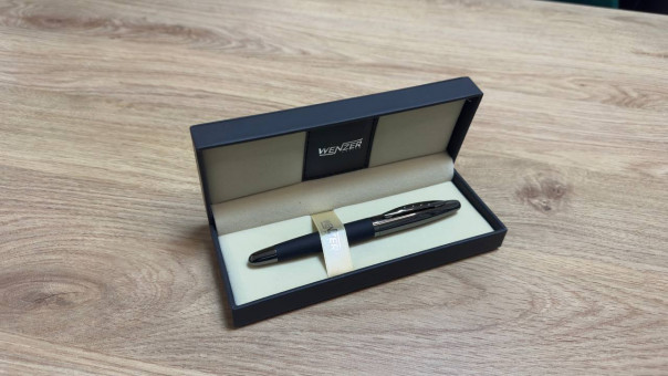 Ручка-роллер подарочная 0,5мм синяя Wenzer Office “Cardinal”, матовый чёрный корпус