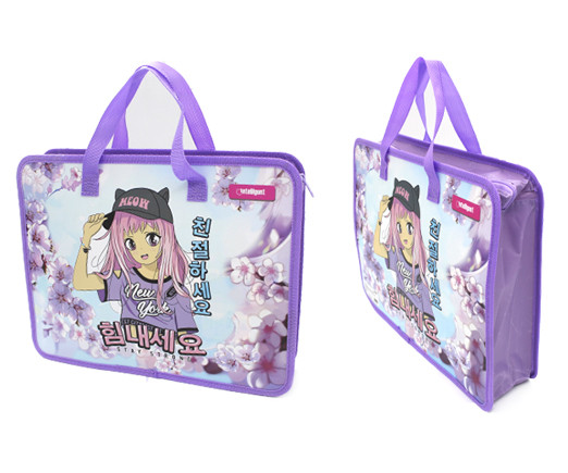 Папка для творчества А4 с ткан. ручками CT-76304 "Аниме девушка" пластиковая, молния сверху, сиреневая с рисунком (1/240) Папка для творчества А4 с ткан. ручками CT-76304 "Аниме девушка" пластиковая, молния сверху, сиреневая с рисунком (1/240)