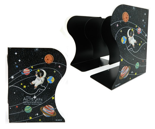 Подставка для книг - держатель на полку CO-62 "Космонавт" металлическая, 19х15см, черная, в к/кор №6253-В (1/1/24)