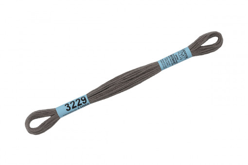 Нитки для вышивания "Gamma" мулине ( 3173-6115 ) 100% хлопок 8 м №3229 т.серый Нитки для вышивания "Gamma" мулине ( 3173-6115 ) 100% хлопок 8 м №3229 т.серый