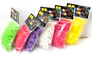 Набор подвесок для плетения.