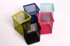 СТАКАН КАНЦЕЛЯРСКИЙ МЕТАЛЛИЧЕСКИЙ квадратный "ASMAR" ЦВЕТНОЙ