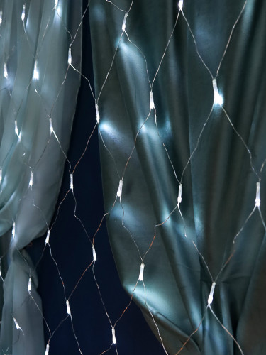 Гирлянда Сетка 1,5х1,5м, прозр. нить, 120 белых ламп, 8 реж. Для исп. в доме НУ-3654