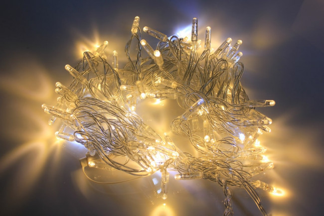 Гирлянда 100 ламп 6 метров, тёплый свет, светлая нить