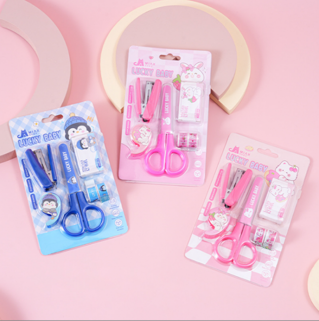 Ножницы детские, степлер, скотч декоративный "Lucky Baby" из 6 предметов, Miax/0240 Ножницы детские, степлер, скотч декоративный "Lucky Baby" из 6 предметов, Miax/0240