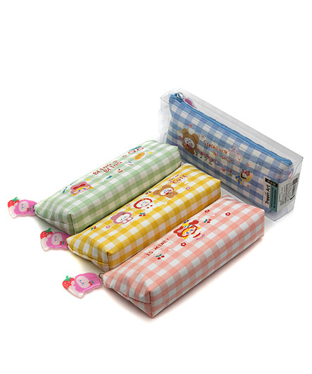 Пенал   QYF-9 TR-AA03516  "Друзья-зверята" косметичка, текстиль в клетку, с брелком, цвета ассорти, в упаковке ПВХ (1/4/240)